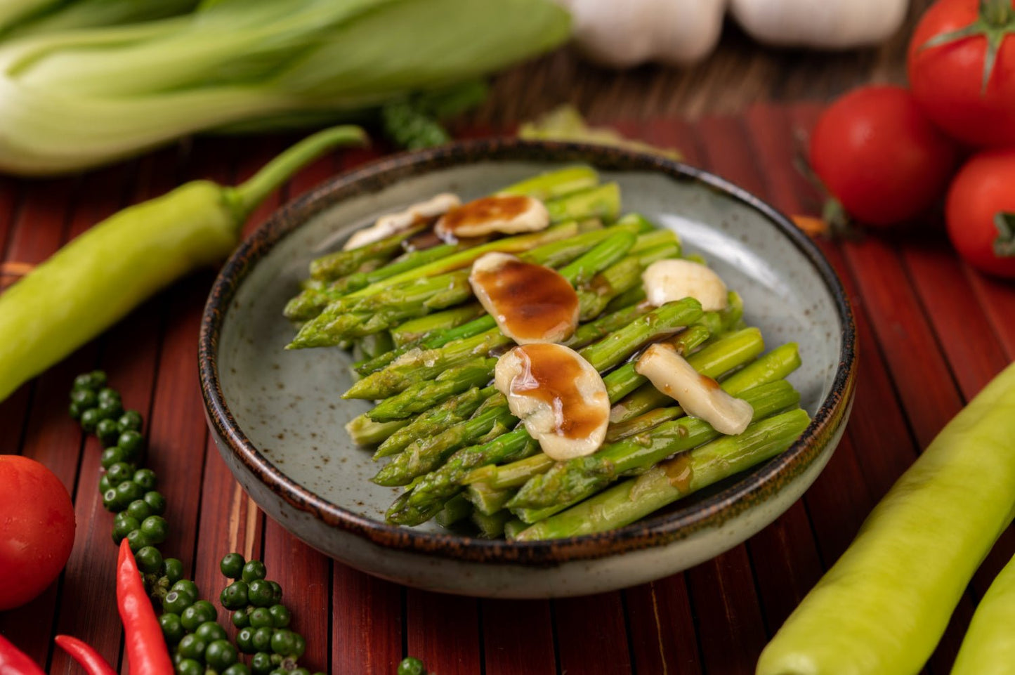 Fried Asparagus with Oyster Sauce and Bell Peppers - The Spice Guy